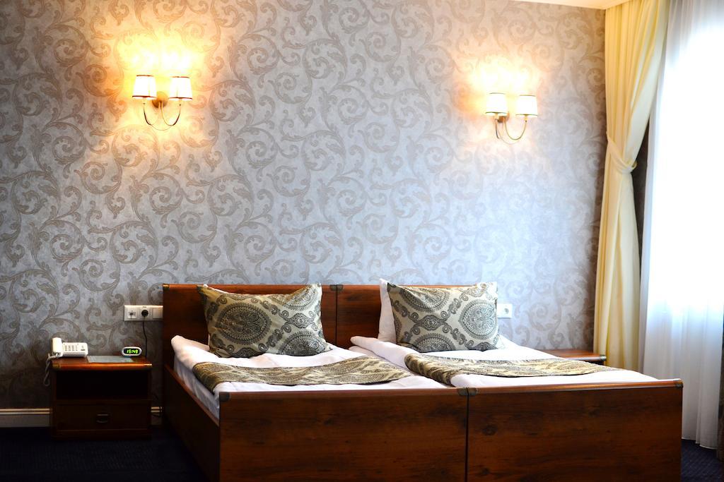 Kera Hotel Nesterenki Room photo