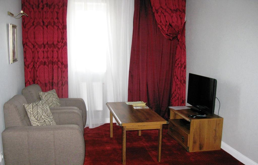 Kera Hotel Nesterenki Room photo